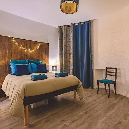 Le Studio Bleu Apartment *